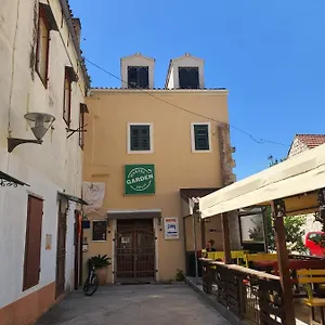 Garden Ostello